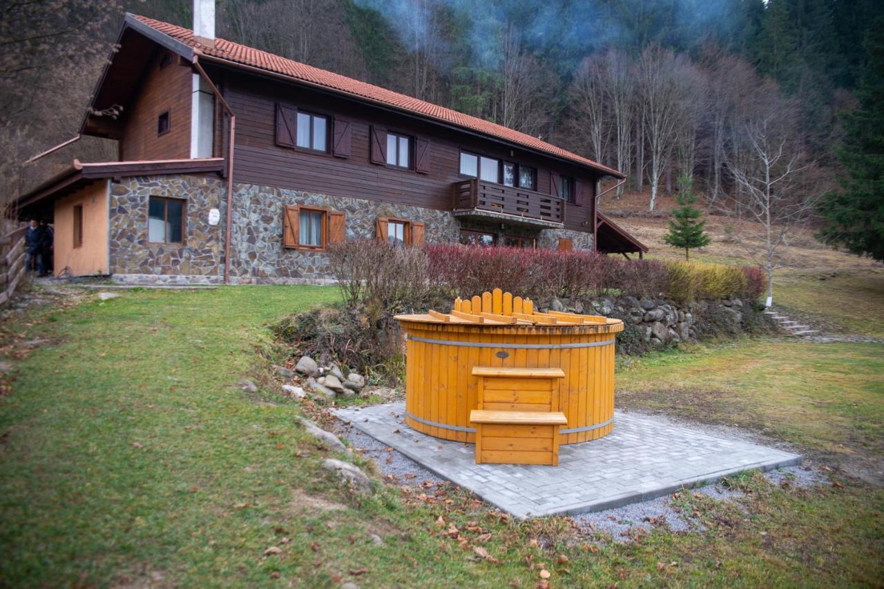 3A Guest House Sicasău Esterno foto