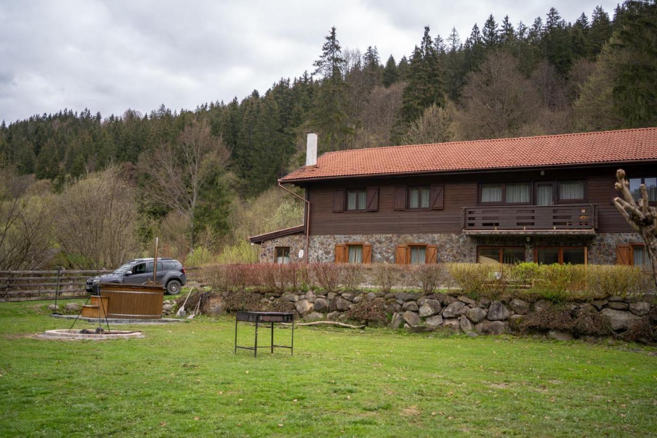 3A Guest House Sicasău Esterno foto
